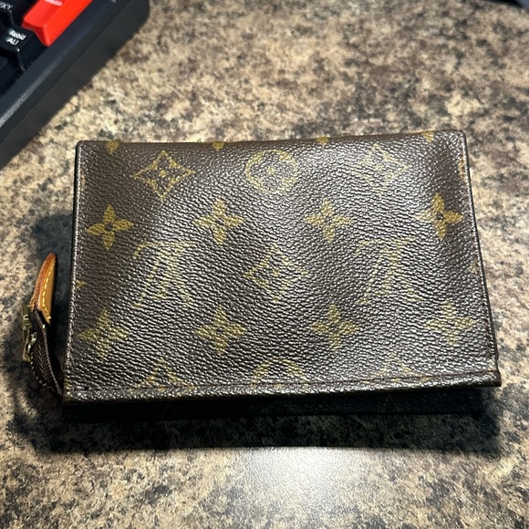Louis Vuitton Poche Toilette 15 vintage - Picture 2 of 5